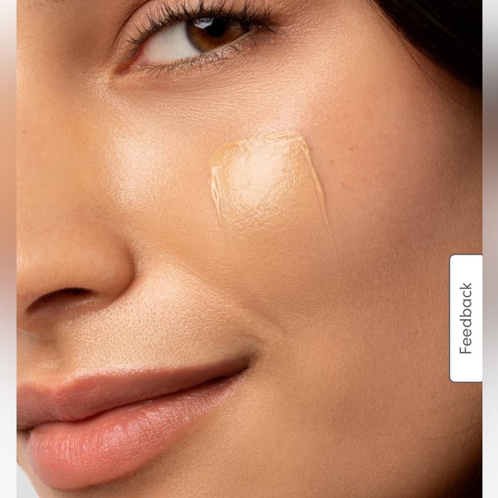 Chantecaille Just Skin Tinted Moisturizer SPF 15 - Purple and Silver - Picture 3 of 9
